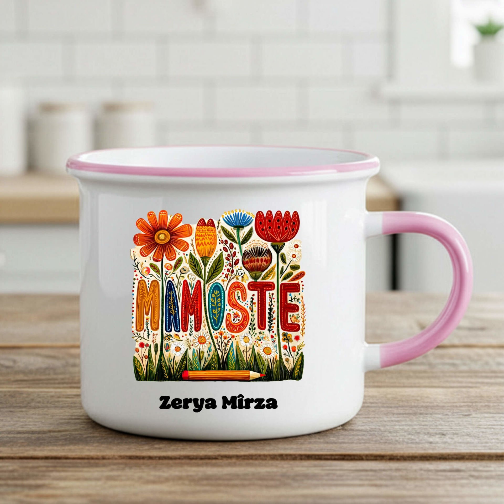 İsme Özel Kürtçe Öğretmenler Günü Mamoste Yazılı ve Çiçekli Pembe Renkli Enamel Kupa Bardağı Kupası