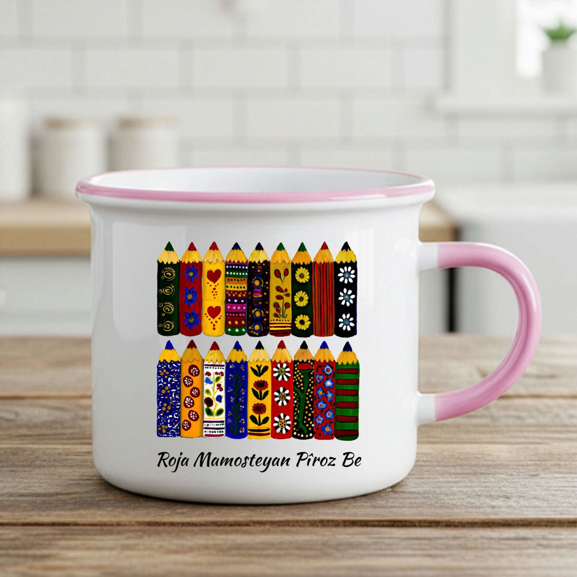 Kürtçe Öğretmenler Günü Mamoste Pembe Renkli Enamel Kupa Bardağı - Roja Mamosteyan Piroz Be Kupası