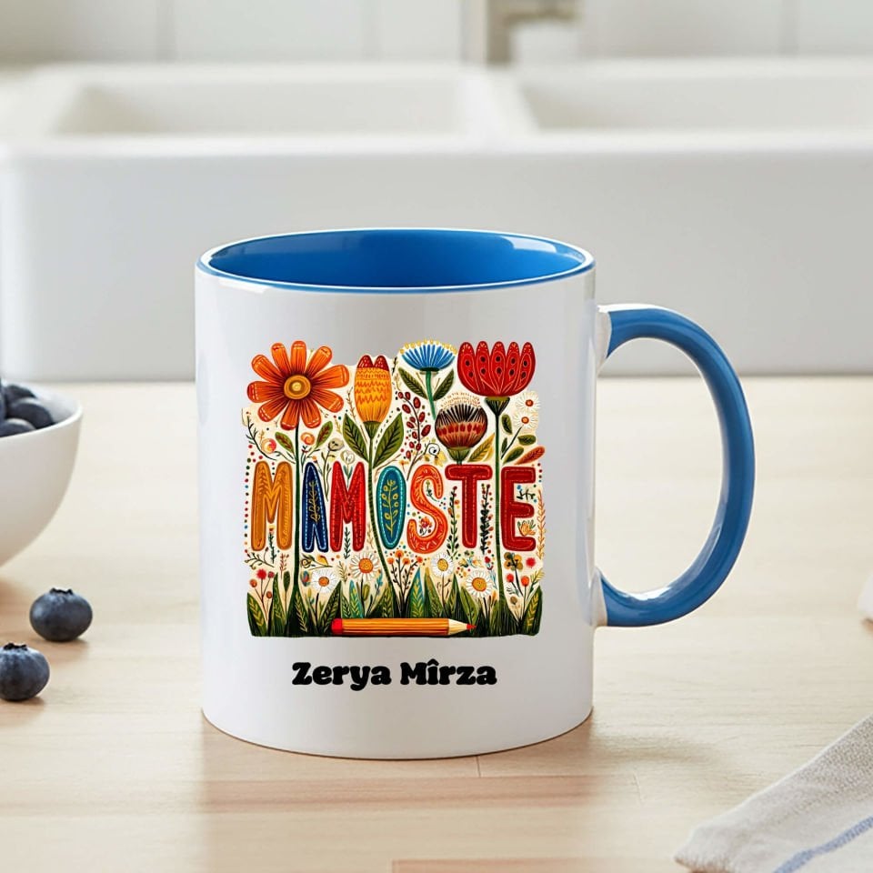 İsme Özel Kürtçe Öğretmenler Günü Mamoste Yazılı ve Çiçekli Mavi Renkli Klasik Kupa Bardağı Kupası