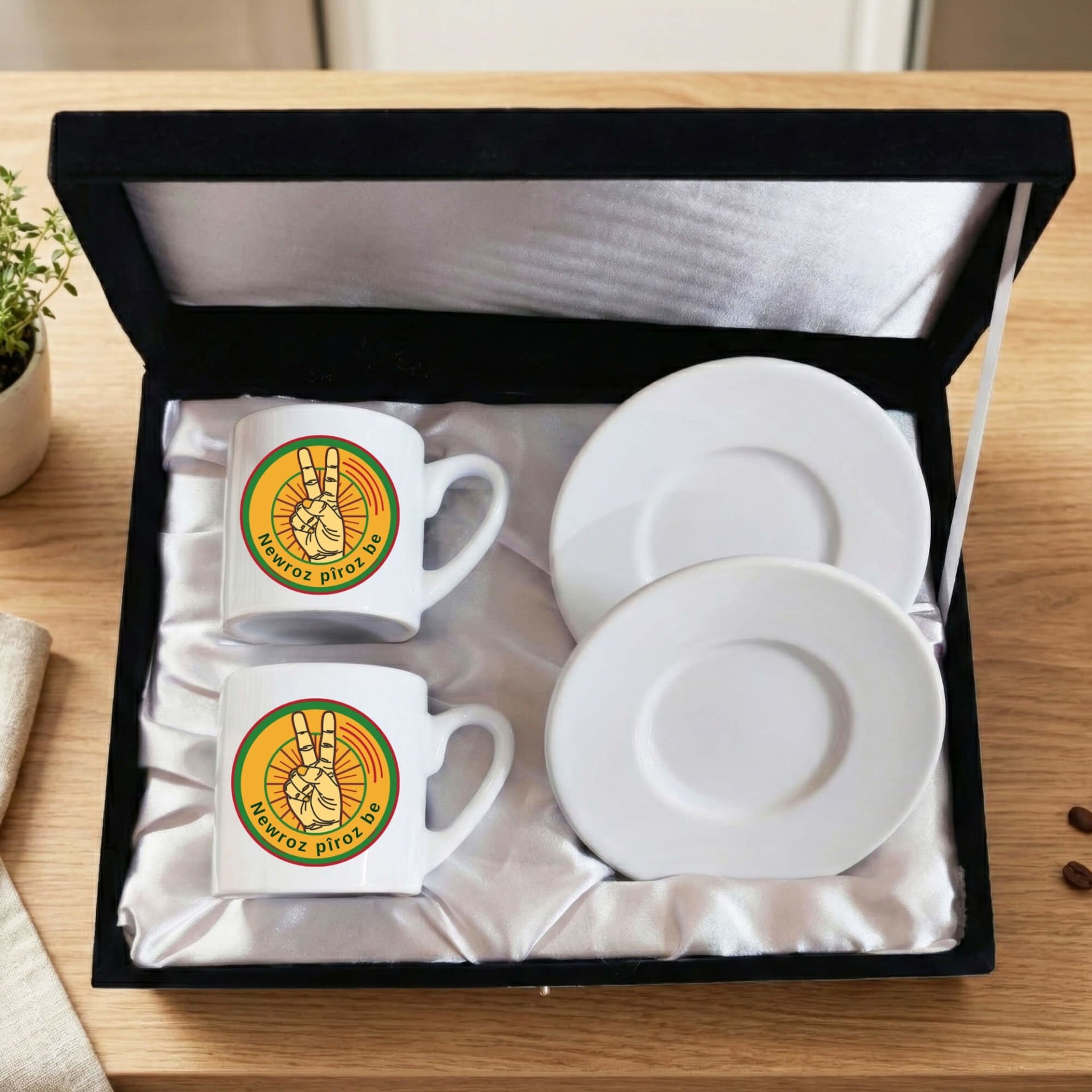 Newroz Piroz Be Zafer İşareti Tasarımlı Siyah Renkli Kutulu 2 li Porselen Kahve Fincan Set