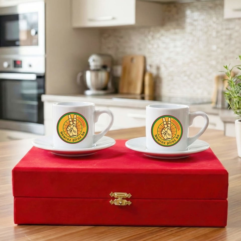 Newroz Piroz Be Zafer İşareti Tasarımlı Kırmızı Renkli Kutulu 2 li Porselen Kahve Fincan Seti