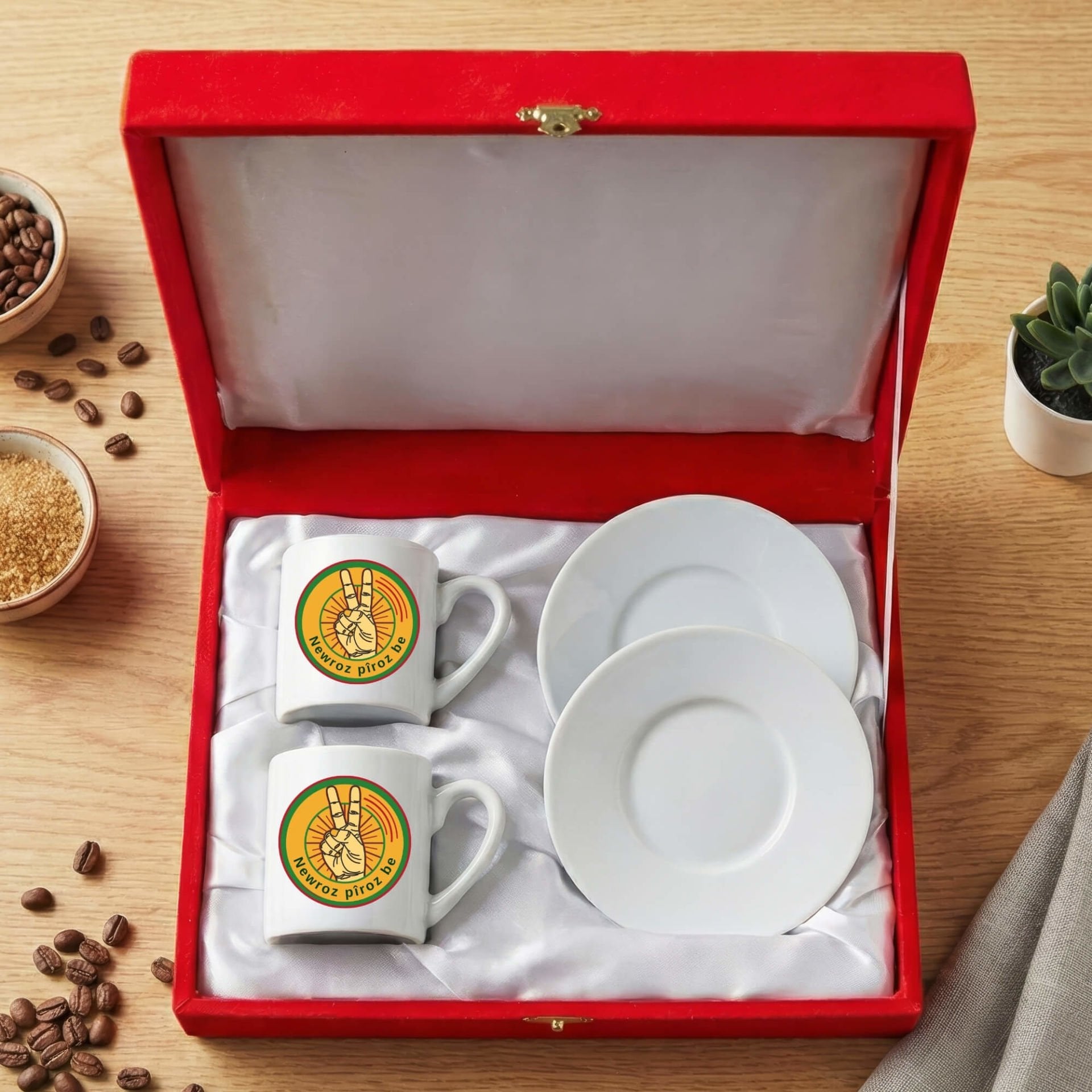 Newroz Piroz Be Zafer İşareti Tasarımlı Kırmızı Renkli Kutulu 2 li Porselen Kahve Fincan Seti