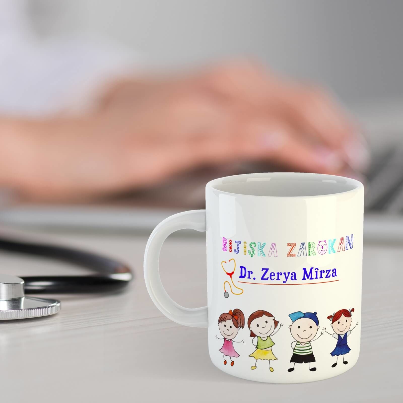 Çocuk Doktoruna Özel İsimli Porselen Kupa - Bijîşka Zarokan - Kürtçe Çocuk Doktoru Kupası