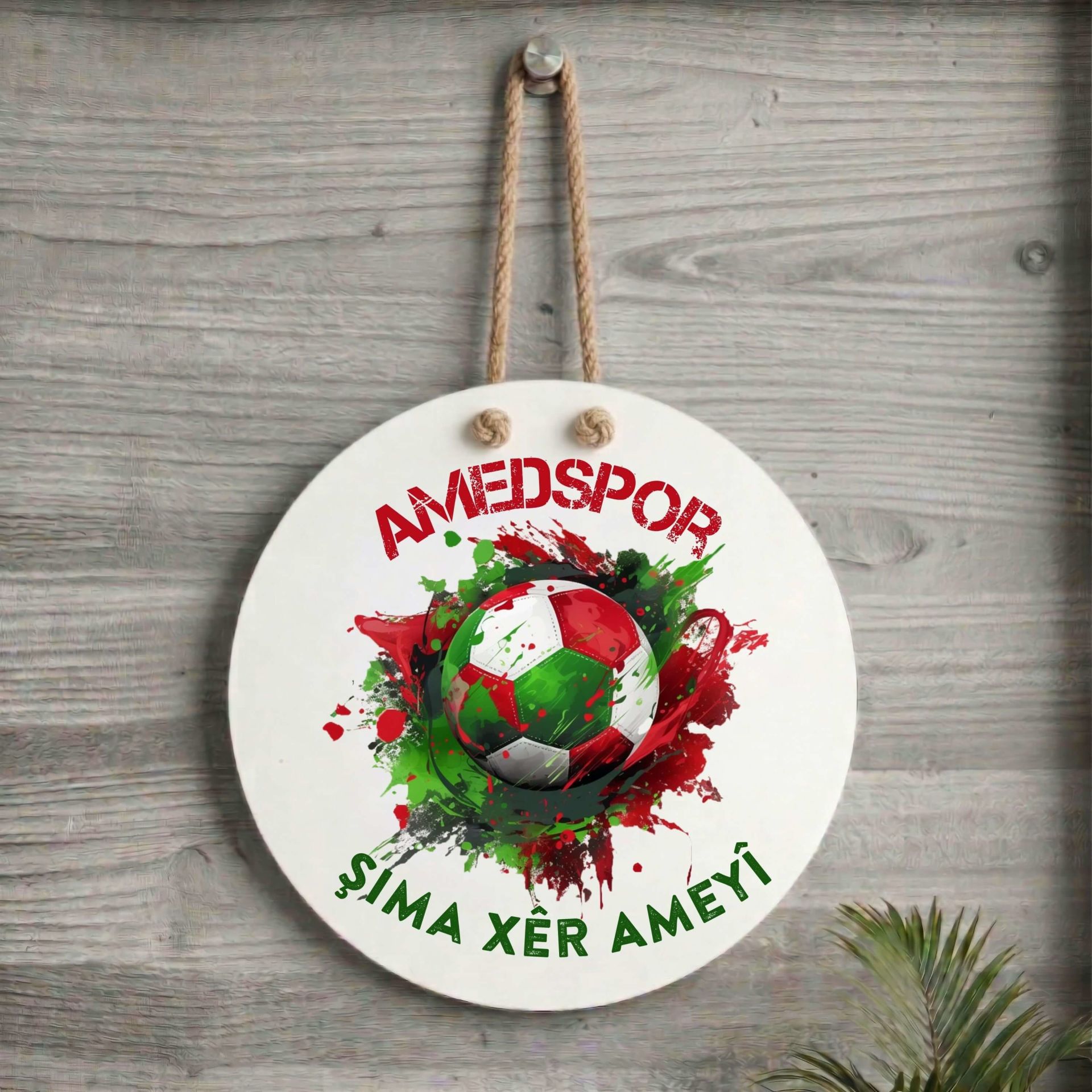 Xemla Deriyan - Kürtçe Şima Xêr Ameyî Yazılı Amedspor Topu Tasarımlı Kapı Süsü
