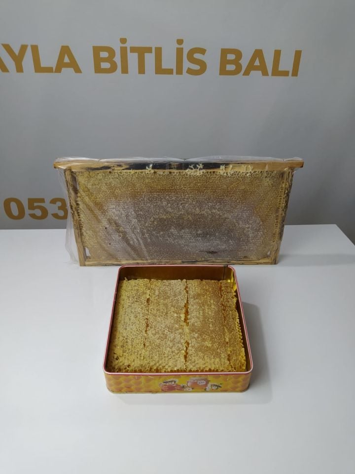 Bitlis Yayla Çerçeveli Çiçek Balı (1 kilo)