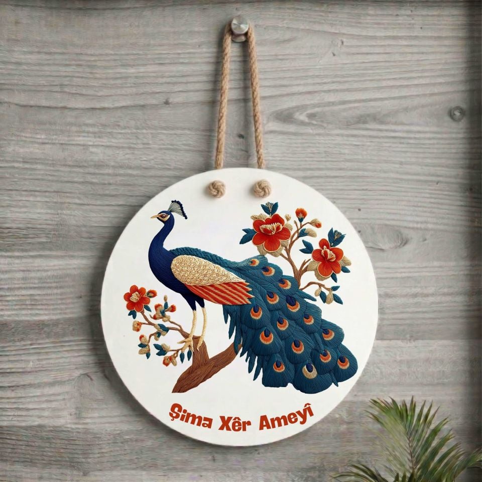 Xemla Deriyan - Şima Xêr Ameyî Yazılı Tavus Kuşu Melekê Tawis Kapı Süsü