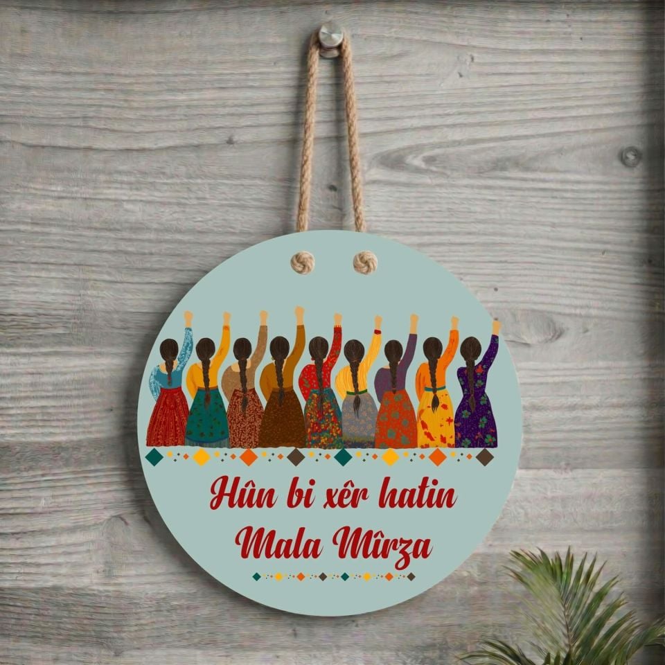 Xemla Deriyan - Jin Jiyan Azadi Tasarımlı İsme Özel Kürtçe Kapı Süsü