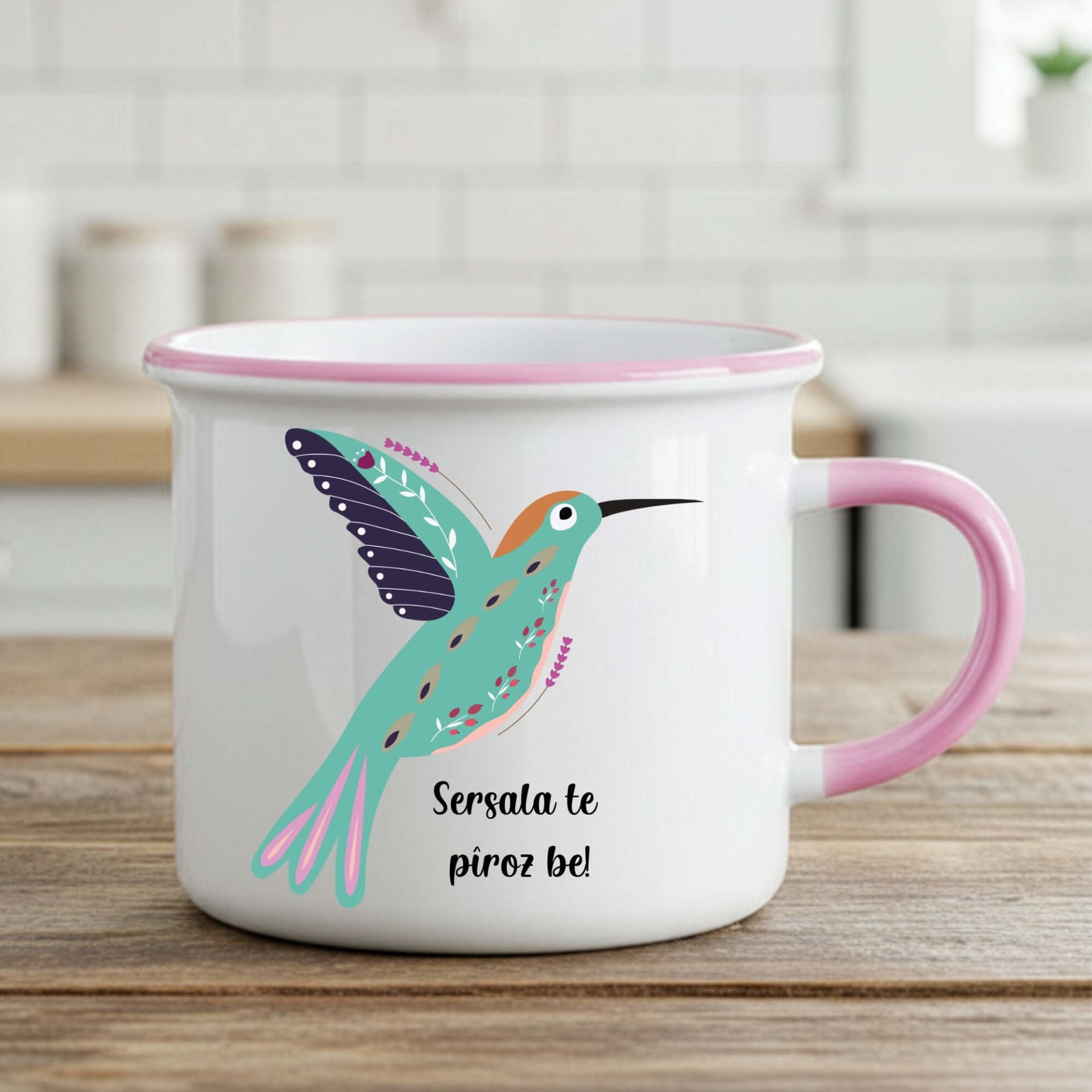 Kürtçe Yılbaşı Kutlamalı Enamel Pembe Kupa Bardağı - Sersala Te Pîroz Be Yazılı Kuş Tasarımlı Enamel Pembe Kupa Bardak