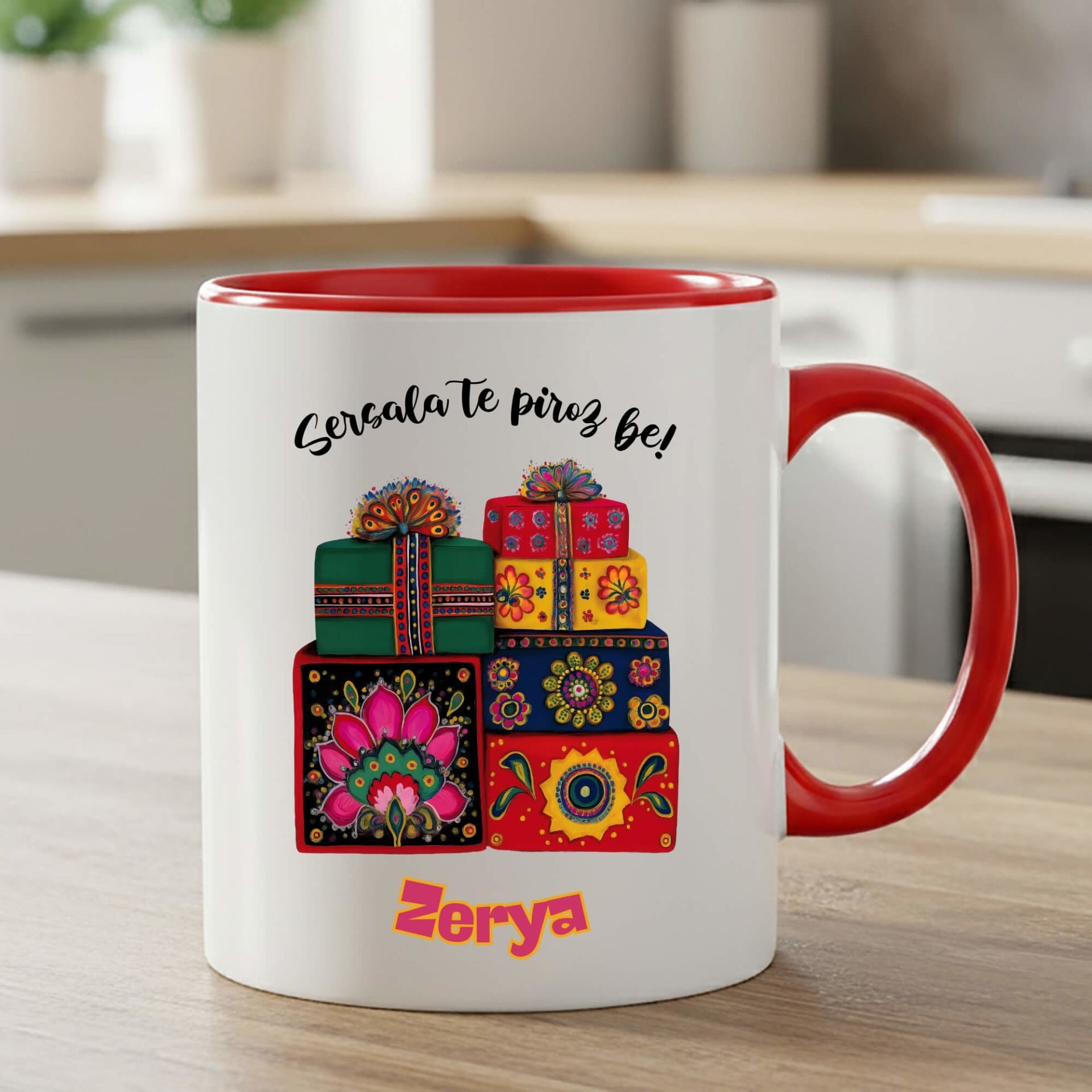 İsme Özel Kürtçe Yılbaşı Kutlamalı Klasik Kırmızı Kupa Bardağı - Kişiye Özel Sersala Te Pîroz Be Yazılı Klasik Kırmızı Renk Kupa Bardak