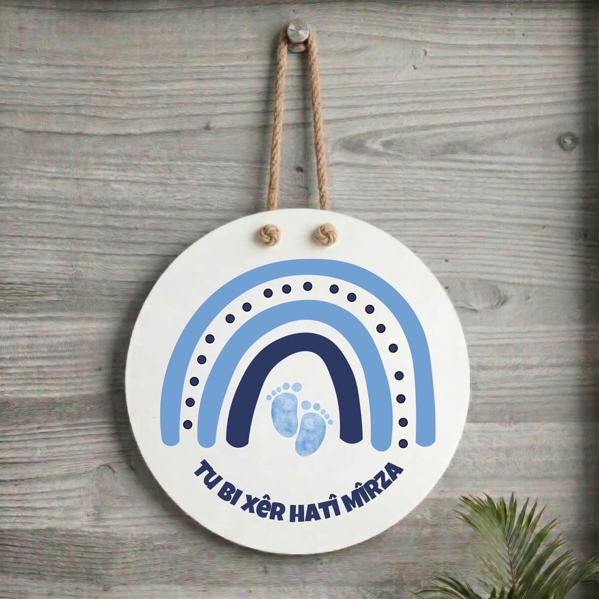 Ji Bo Pitikan Xemla Deriyan - Tu Bi Xêr Hatî - Kürtçe Yeni Doğan Erkek Bebekleri İçin İsme Özel Hoşgeldin Yazılı Kapı Süsü