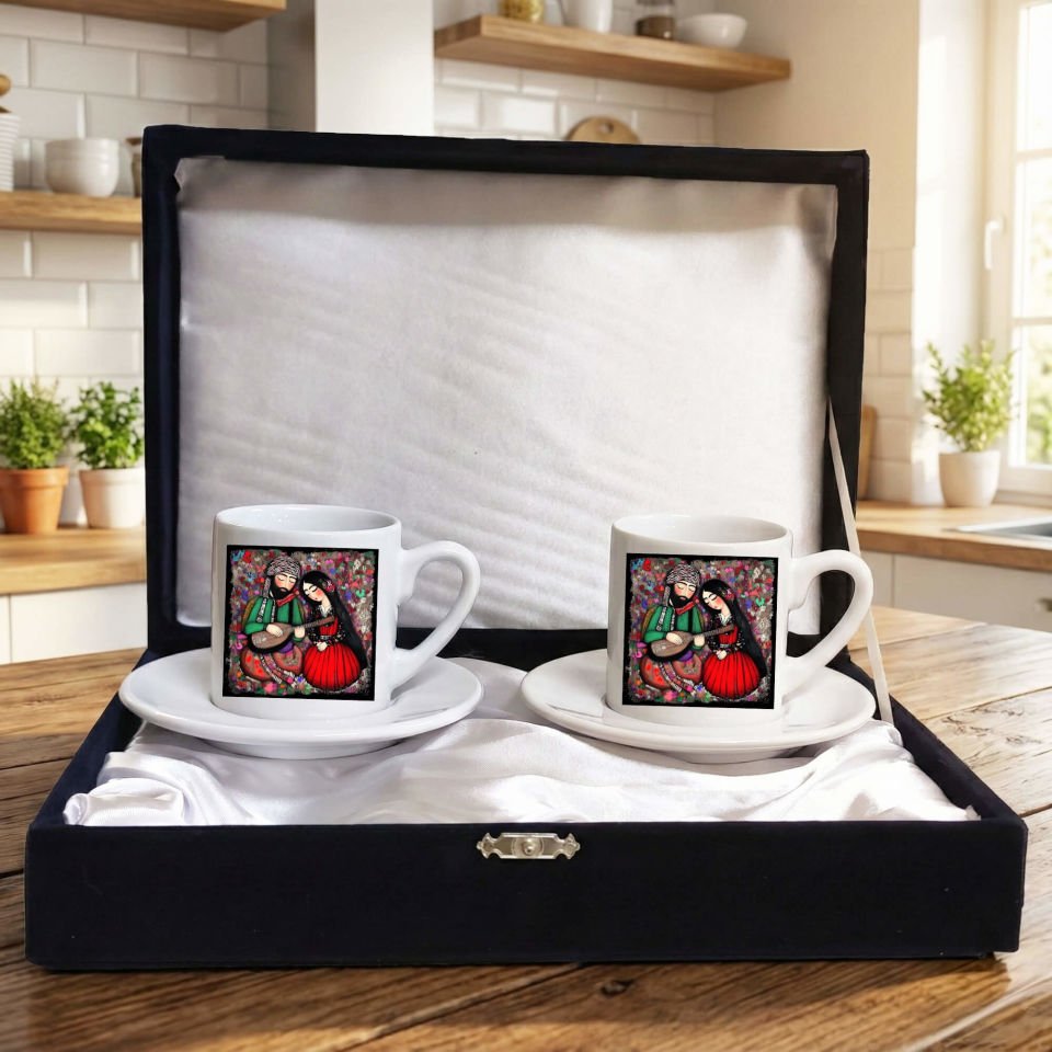Sevgililere Özel Mem û Zîn Tasarımlı Kadife Siyah Renkli Kutulu 2 li Porselen Kahve Fincan Seti