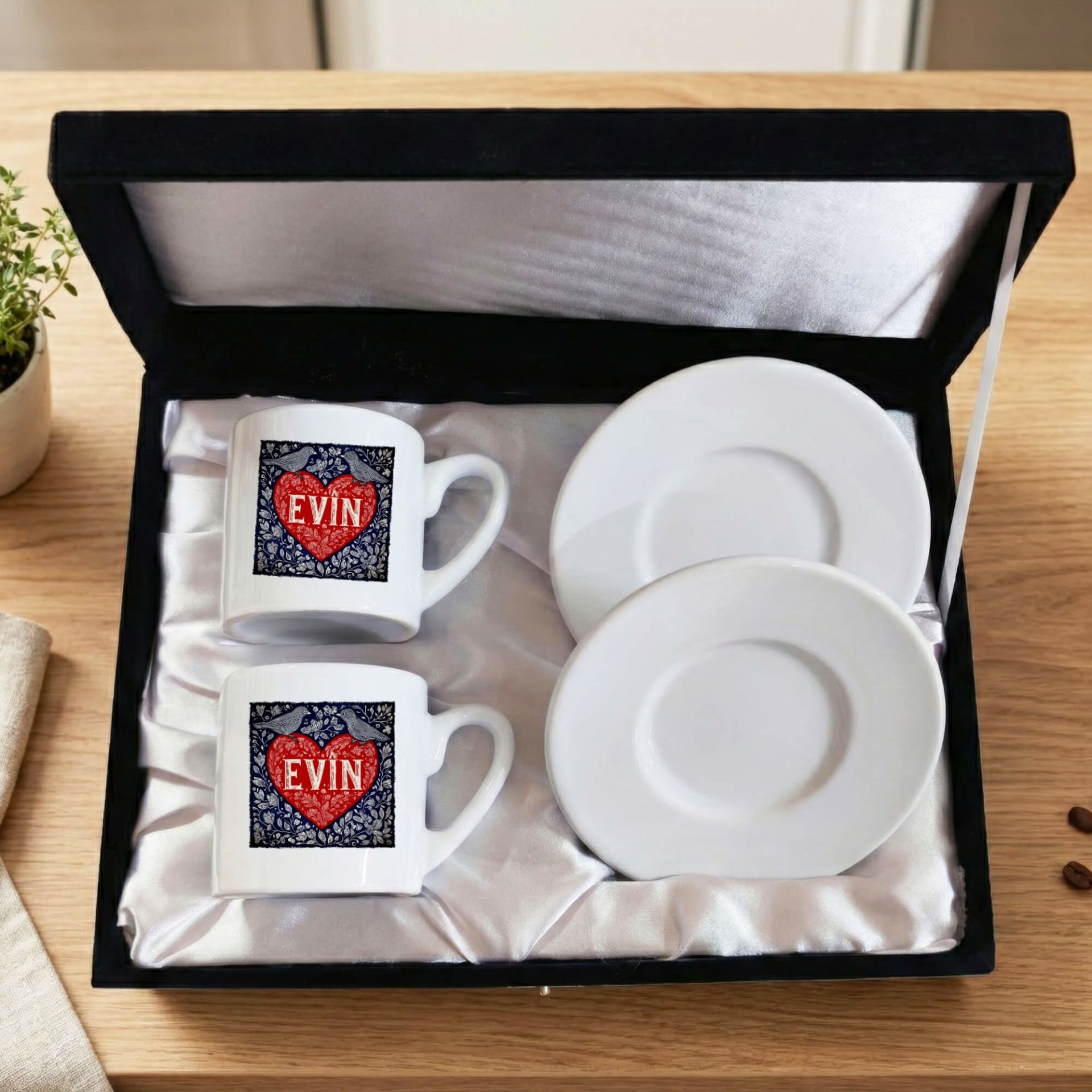 Sevgililere Özel Kürtçe Evîn Yazılı Kadife Siyah Renkli Kutulu 2 li Porselen Kahve Fincan Seti
