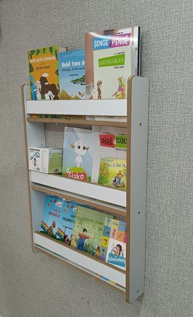 İsme Özel Kürtçe Çocuk Kitaplı Montessori Çocuk Bebek Odası Kitaplığı - 80*60 cm Beyaz Renk Kitaplık (DOLU)