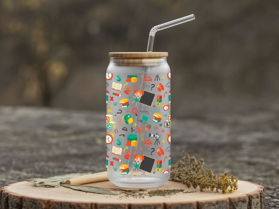 Çocuklar İçin Pipetli Su Süt Meyve Suyu Cam Suluk - Okul Gereçleri Tasarımlı Suluk (600 ml)
