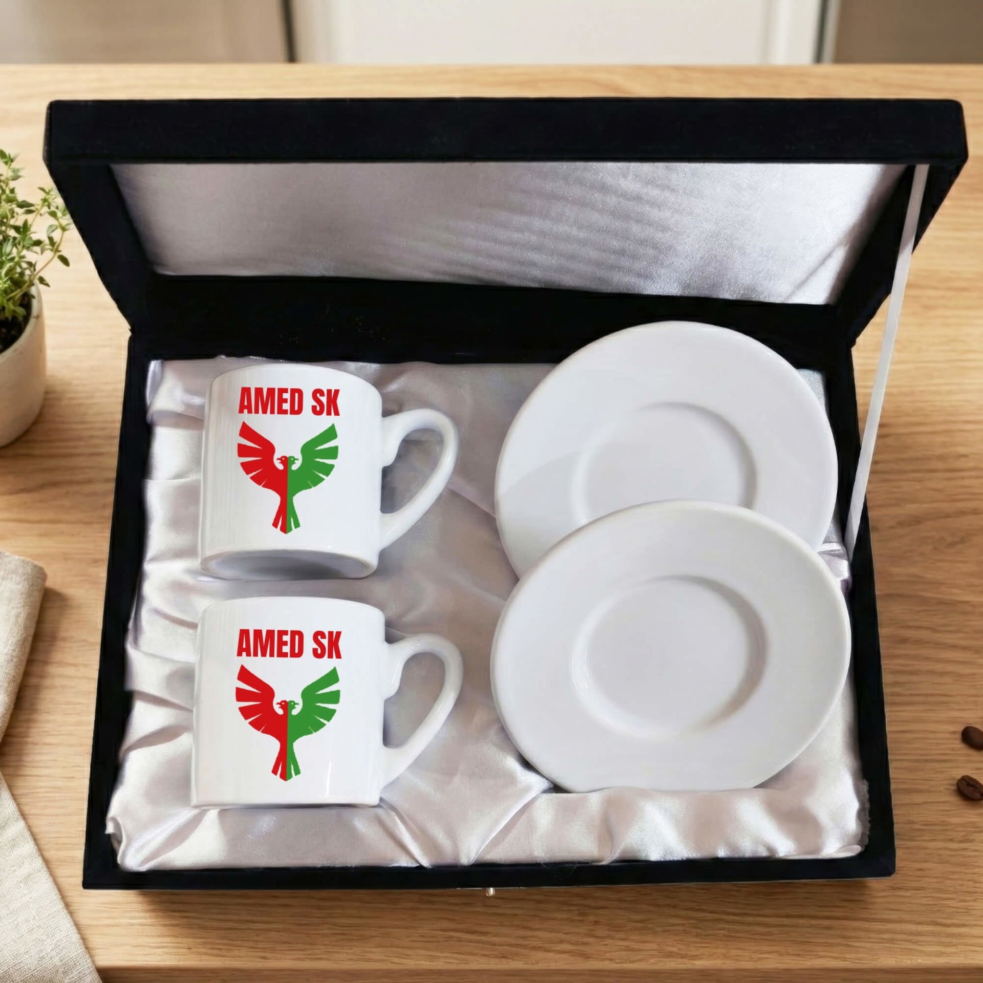 Amedspor Desenli Kadife Siyah Renkli Kutulu 2 li Porselen Kahve Fincan Seti - Amed Spor Siyah Fincanları