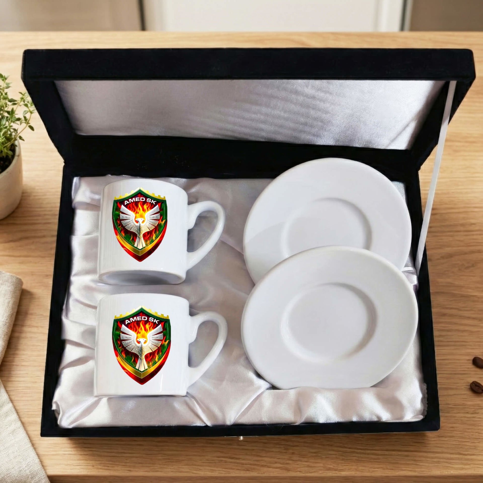 Amedspor Tasarımlı Kadife Siyah Renkli Kutulu 2 li Porselen Kahve Fincan Seti - Amed Spor Siyah Fincanları