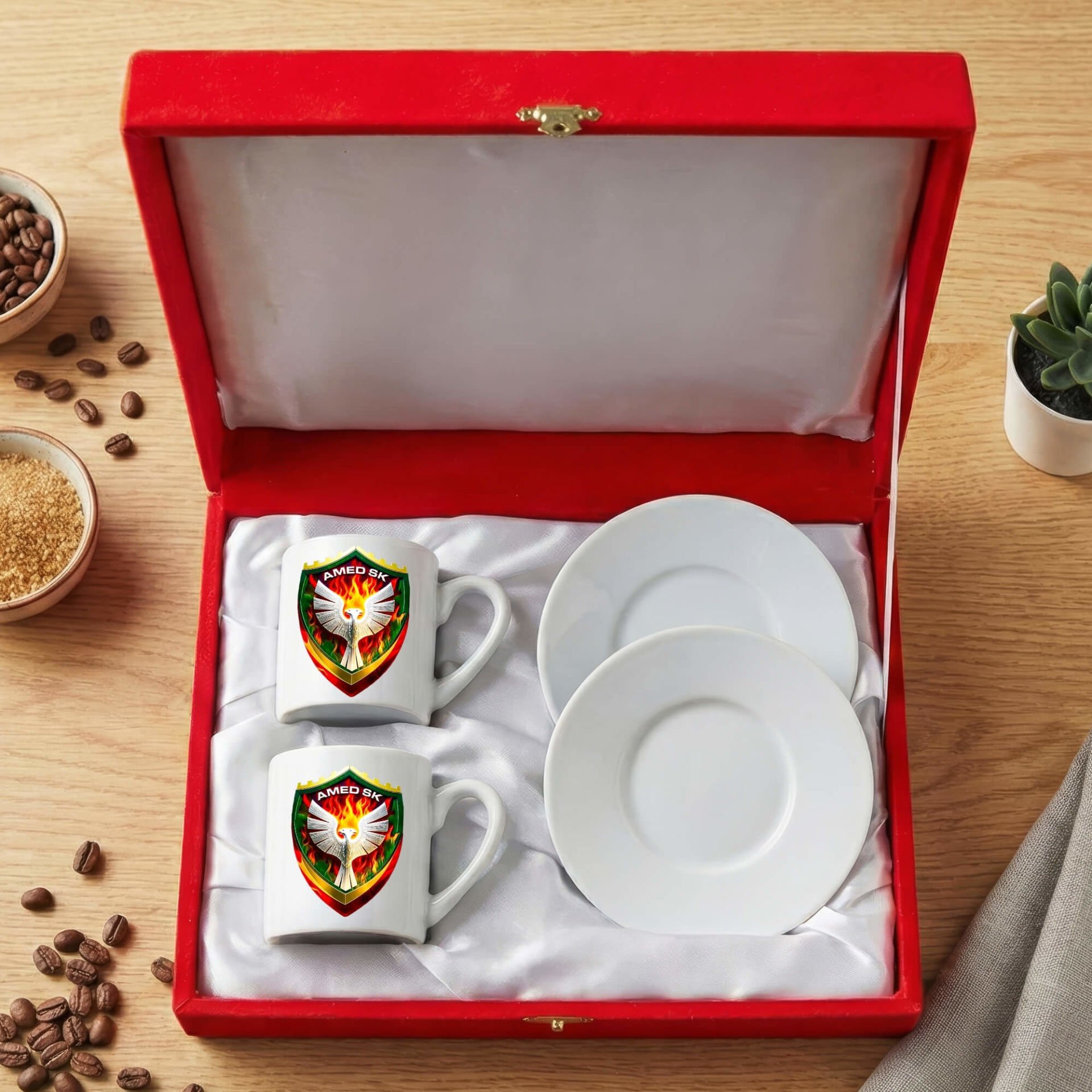 Amedspor Tasarımlı Kadife Kırmızı Renkli Kutulu 2 li Porselen Kahve Fincan Seti - Amed Spor Kırmızı Fincanları