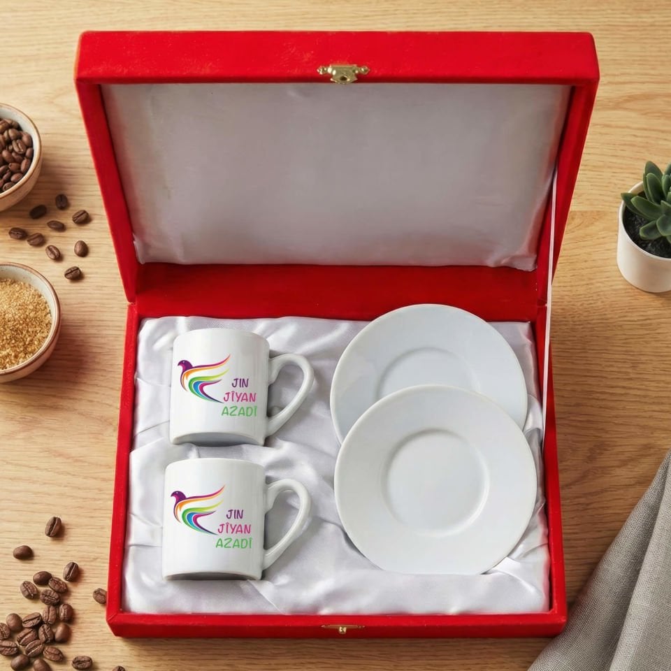 Jin Jiyan Azadi Güvercin Tasarımlı Kadife Kırmızı Renkli Kutulu 2 li Porselen Kahve Fincan Seti