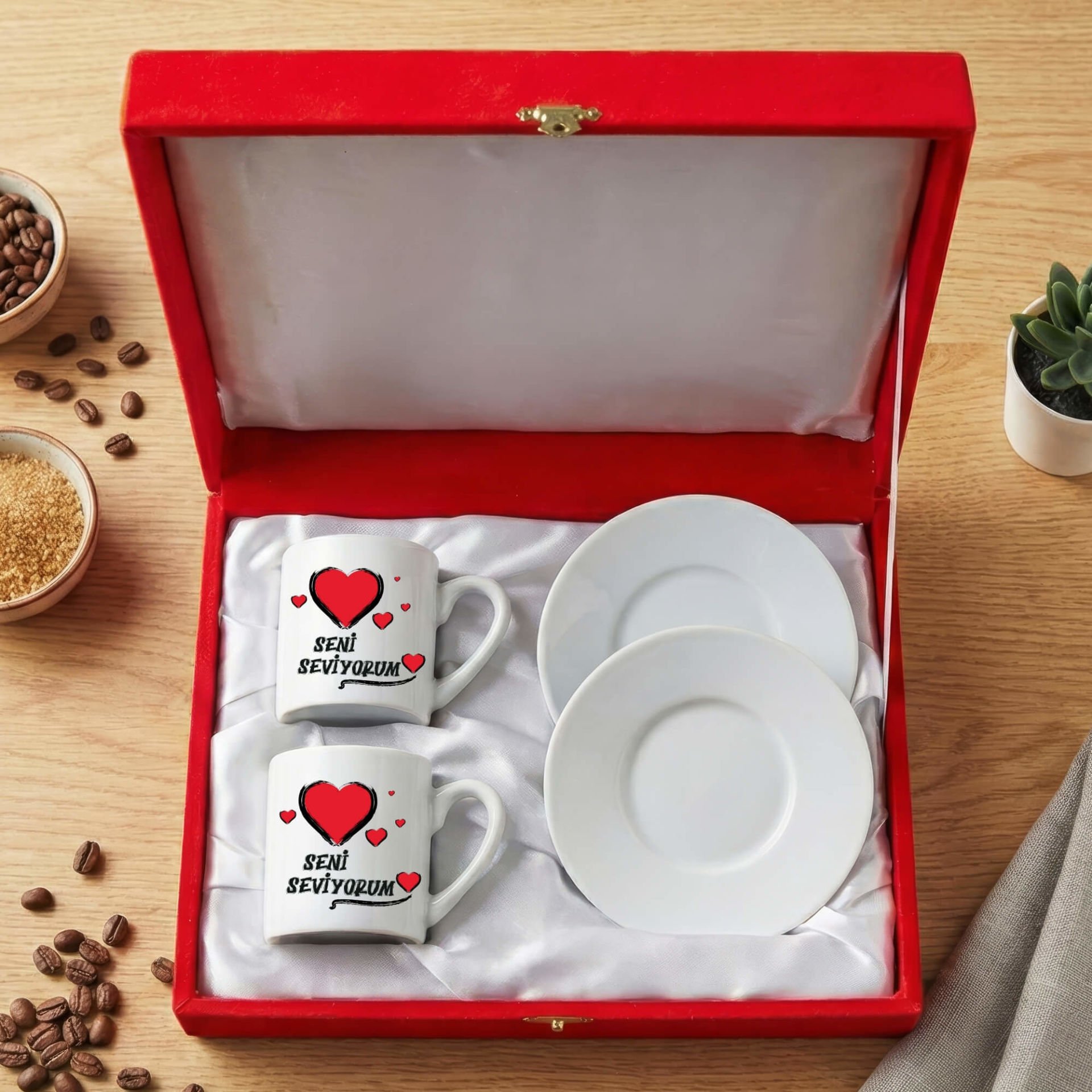 Seni Seviyorum Yazılı Kırmızı Renkli Kutulu 2 li Porselen Kahve Fincan Seti