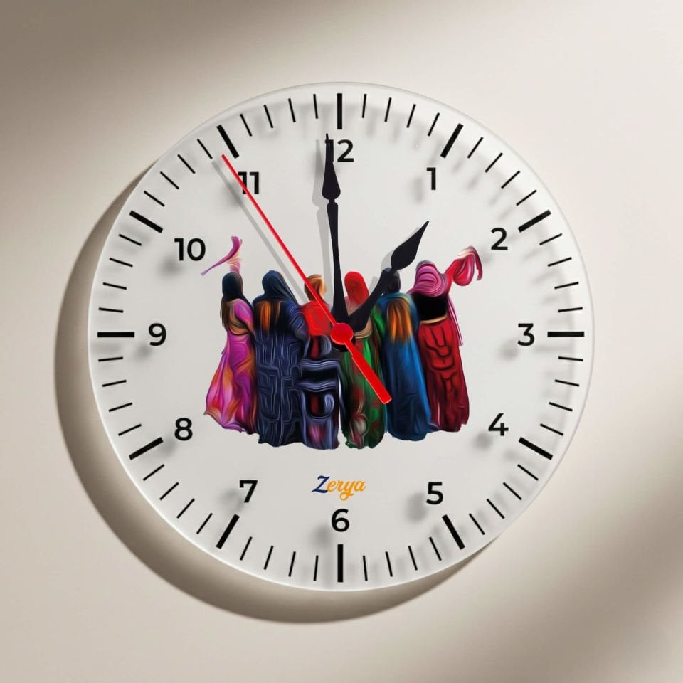 Halay Çeken Kürt Kadınları Tasarımlı Duvar Saati