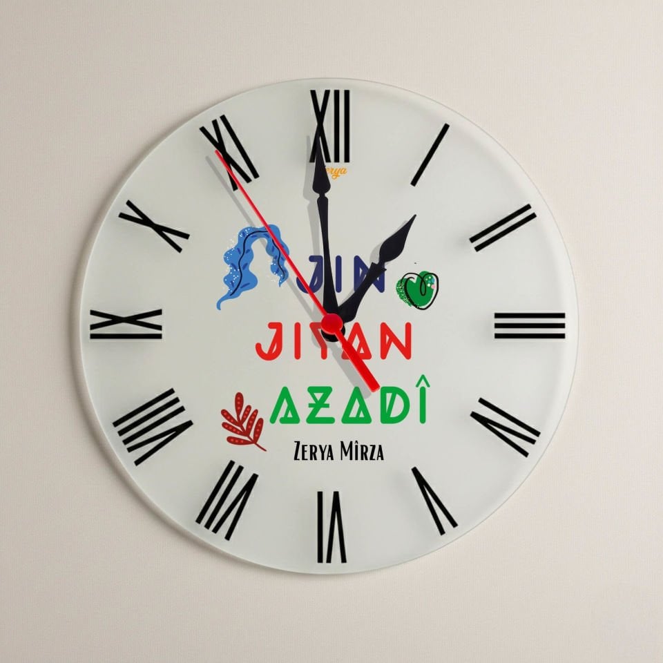 İsme Özel Jin Jiyan Azadi Yazılı Roma Rakamlı Duvar Saati