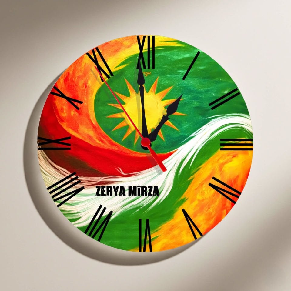 İsme Özel Kesk Sor û Zer Tasarımlı Duvar Saati - Sarı Kırmızı Yeşil Roma Rakamlı Duvar Saati