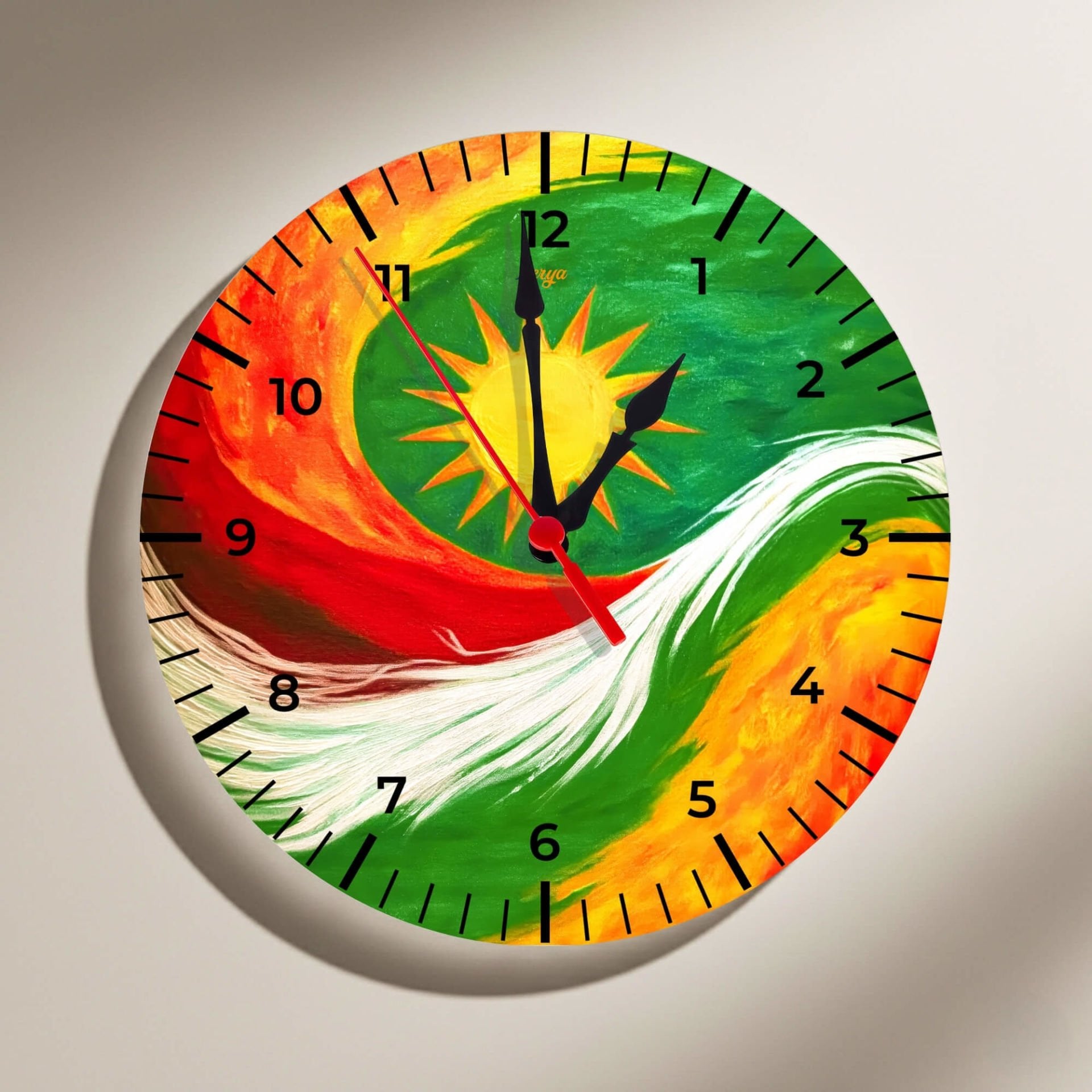 Kesk Sor û Zer Tasarımlı Duvar Saati - Sarı Kırmızı Yeşil Duvar Saati