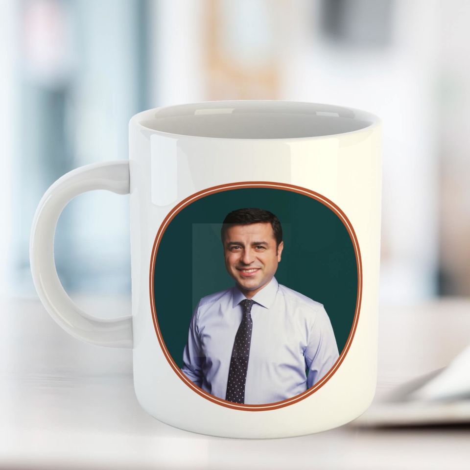 Selahattin Demirtaş Posterleri ve Kupası Seti (2 POSTER - 2 KUPA- 2 NOT DEFTERİ)