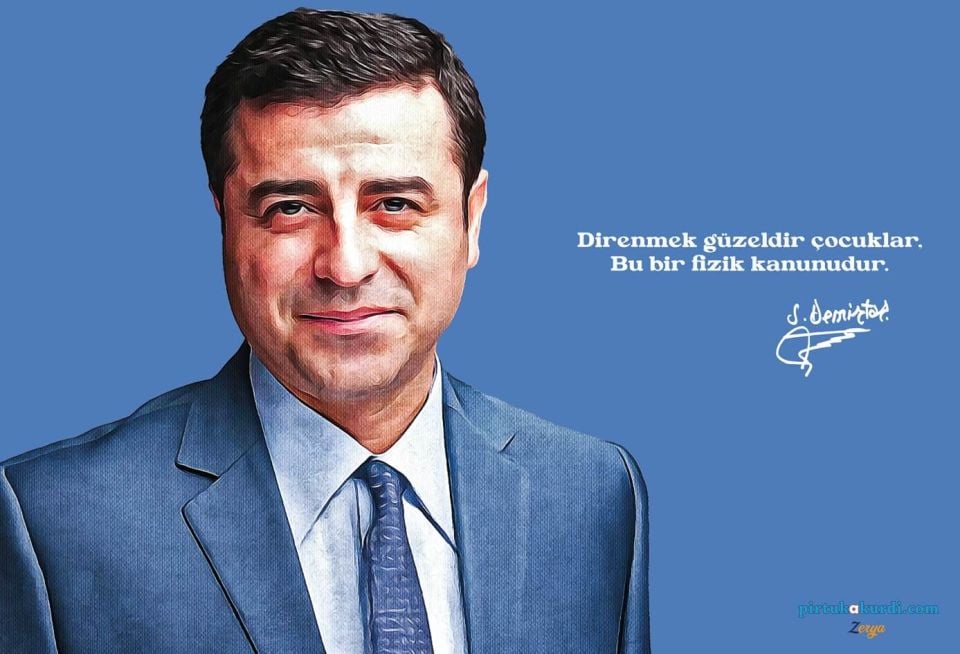 Selahattin Demirtaş Posterleri ve Kupası Seti (2 POSTER - 2 KUPA- 2 NOT DEFTERİ)