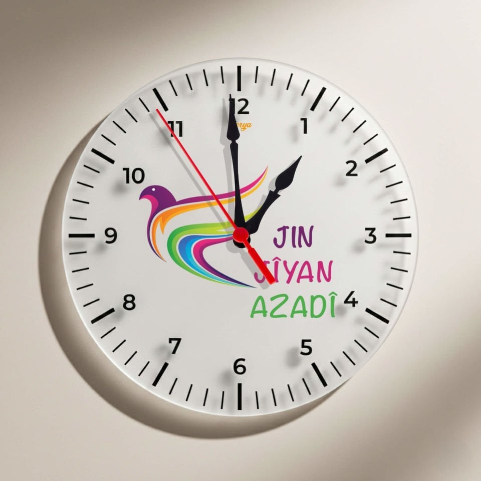 Jin Jiyan Azadi Güvercin Tasarımlı Duvar Saati