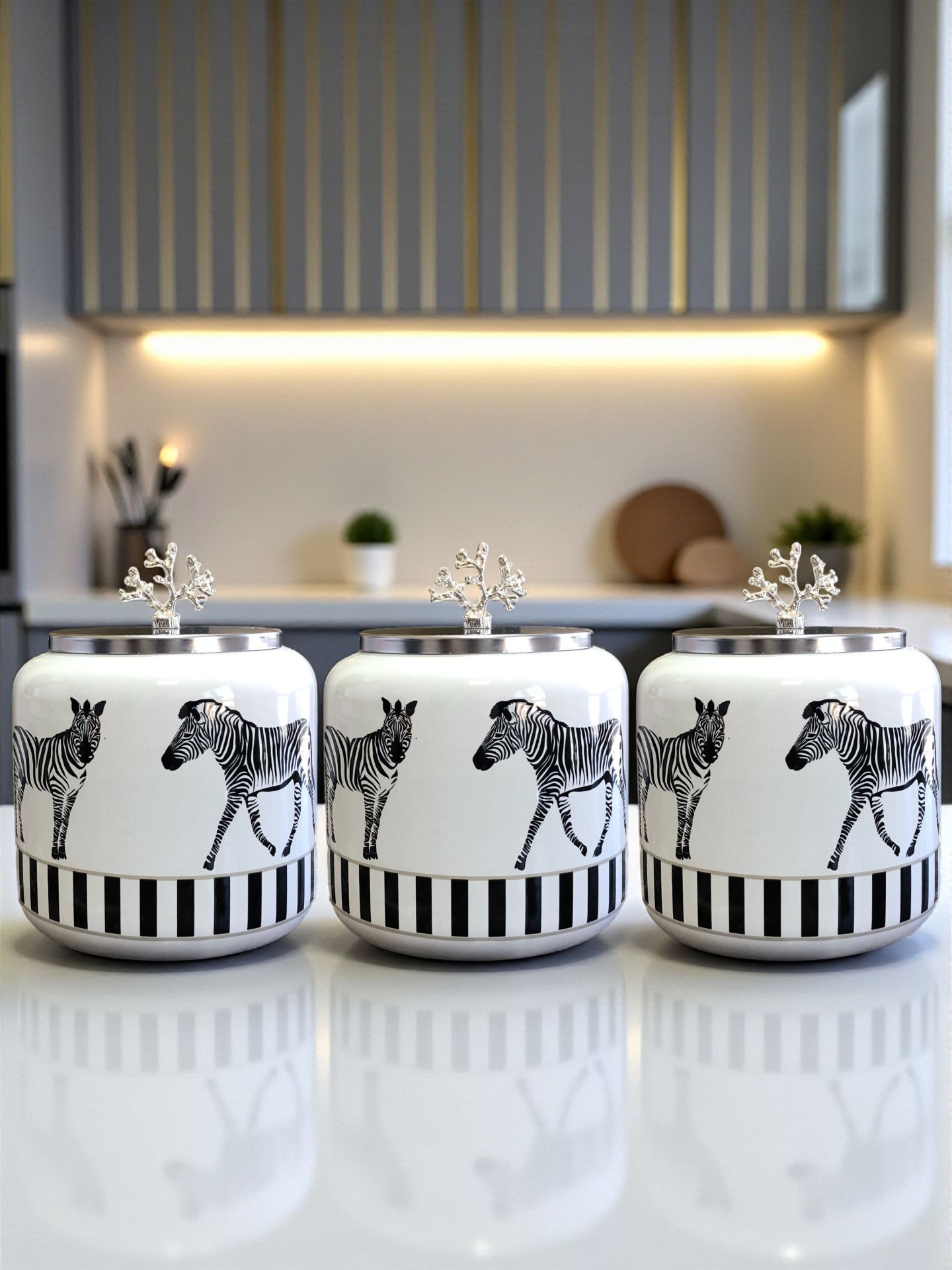 Büyük Boy Kahve Köşesi Seti Oval Baharatlık 1400 ml (Çay,Kahve,Şeker) Zebra At GÜMÜŞ