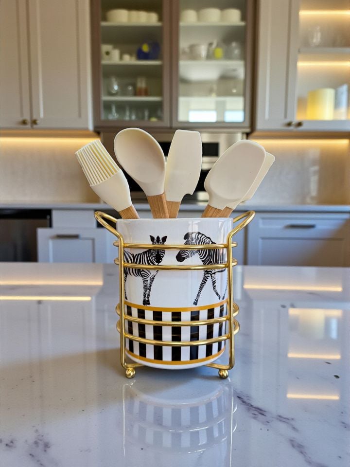 Mutfak Çeyiz Seti 104 Kahvaltılık Baharatlık Kaşıklık Havluluk Zebra At Desen Gold