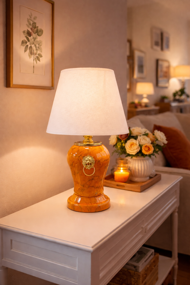 Abajur Aydınlatma Aslanlı Şah Soft Sarı Mermer Beyaz Şapka Gold