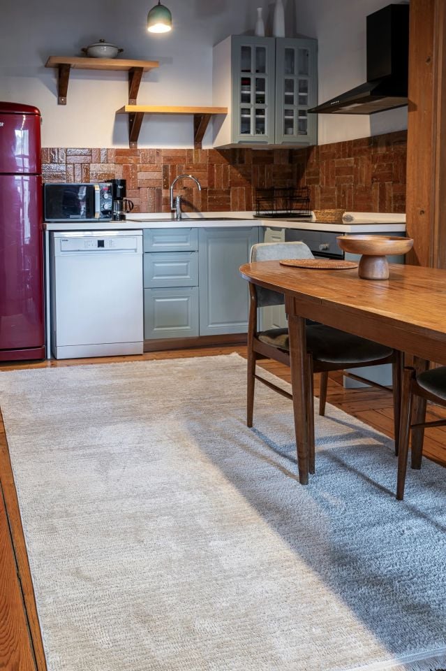 Morien Serisi Krem Renk Makine Halısı AP-8421