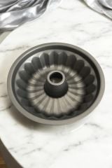 Paslanmaz ve Kararmaz Çelik Yuvarlak Kek Kalıbı- 27 CM