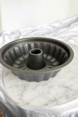 Paslanmaz ve Kararmaz Çelik Yuvarlak Kek Kalıbı- 27 CM