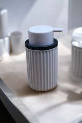 3 Parça Sert Plastik Banyo Seti/ Sıvı Sabunluk, Diş Fırçalık ve Katı Sabunluk-Toz Pembe