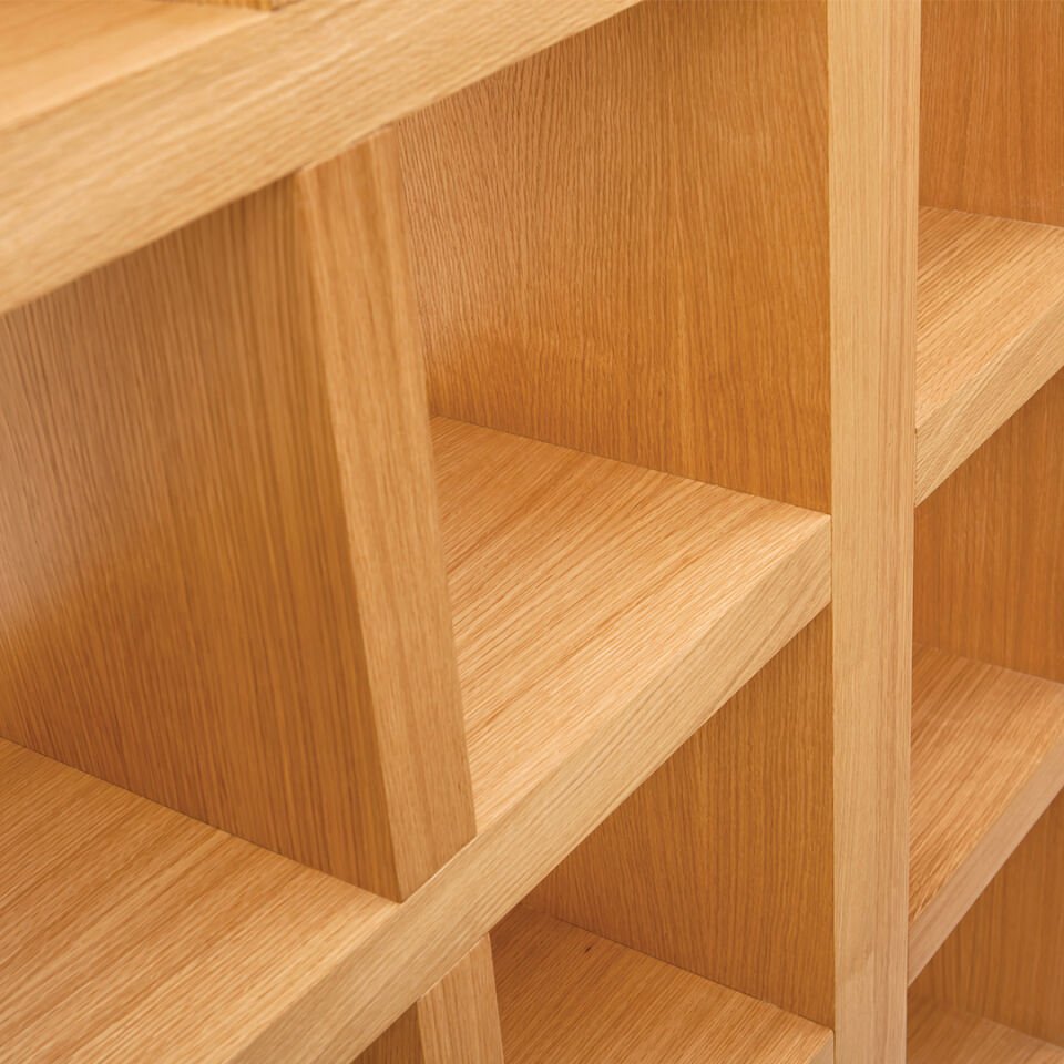 Box 4 Bookshelf