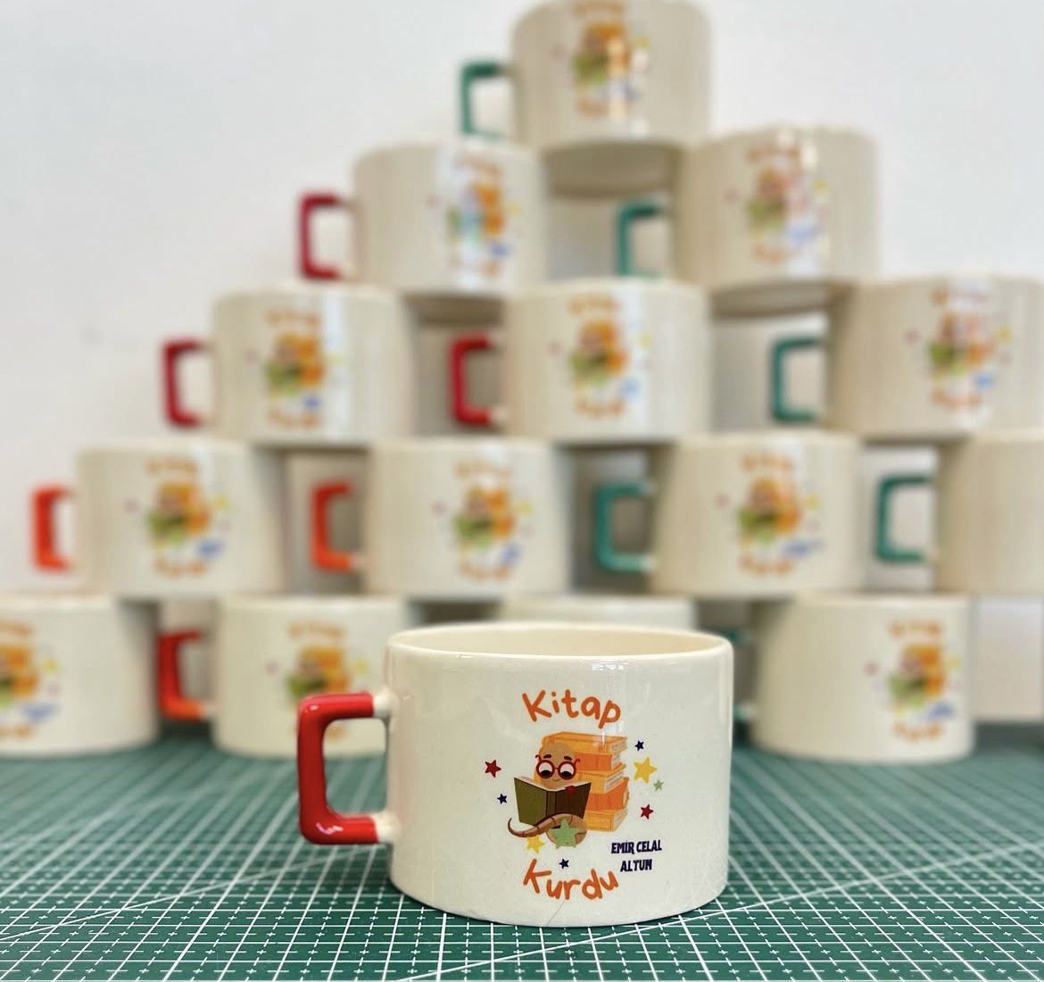 Kitap Kurdu Kupa(180ml) İsme Özel