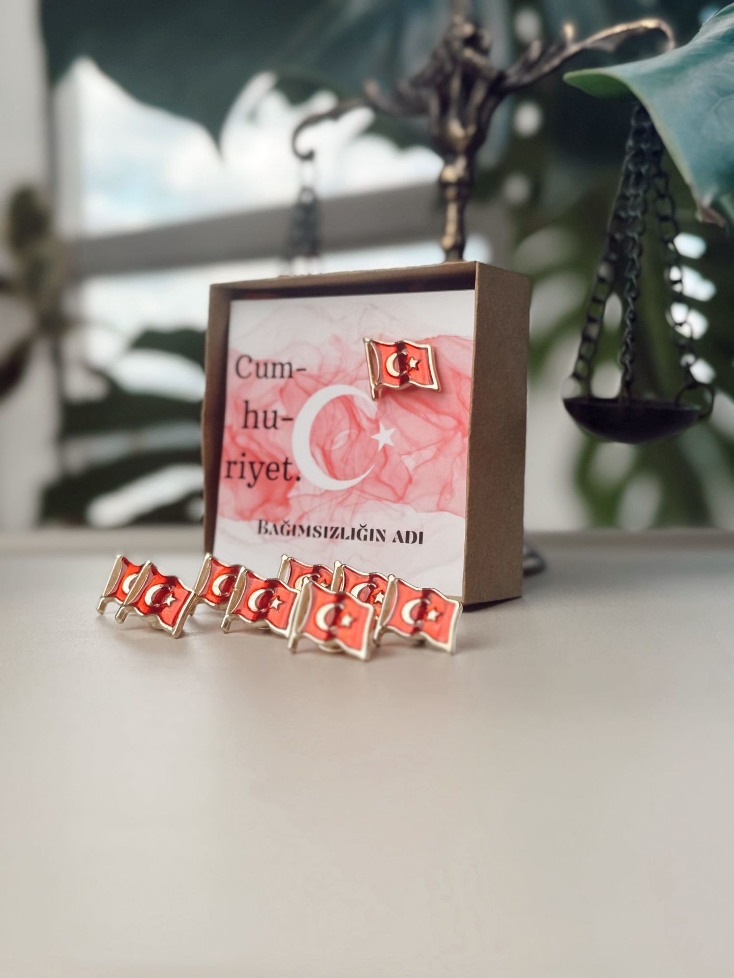 29 Ekim Türk Bayrak Yaka Broşu Paketli