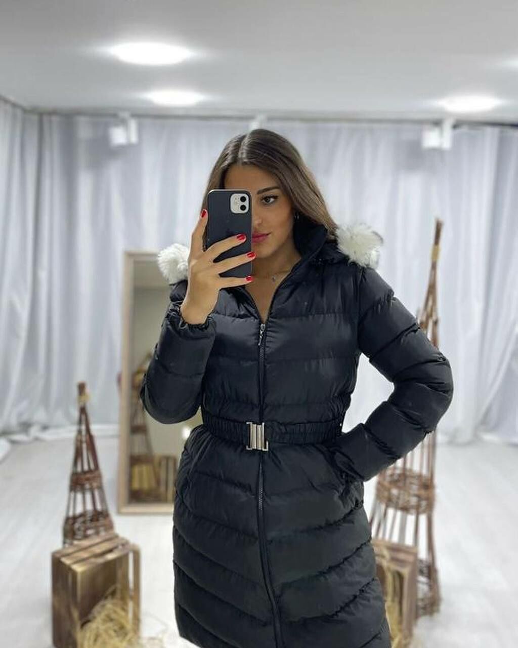 Kapişonu Tüylü Kemerli Uzun Şişme Mont Siyah - XL