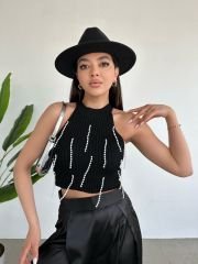 İnci Boncuklu Bisiklet Yaka Crop Triko Bluz Siyah - S-M