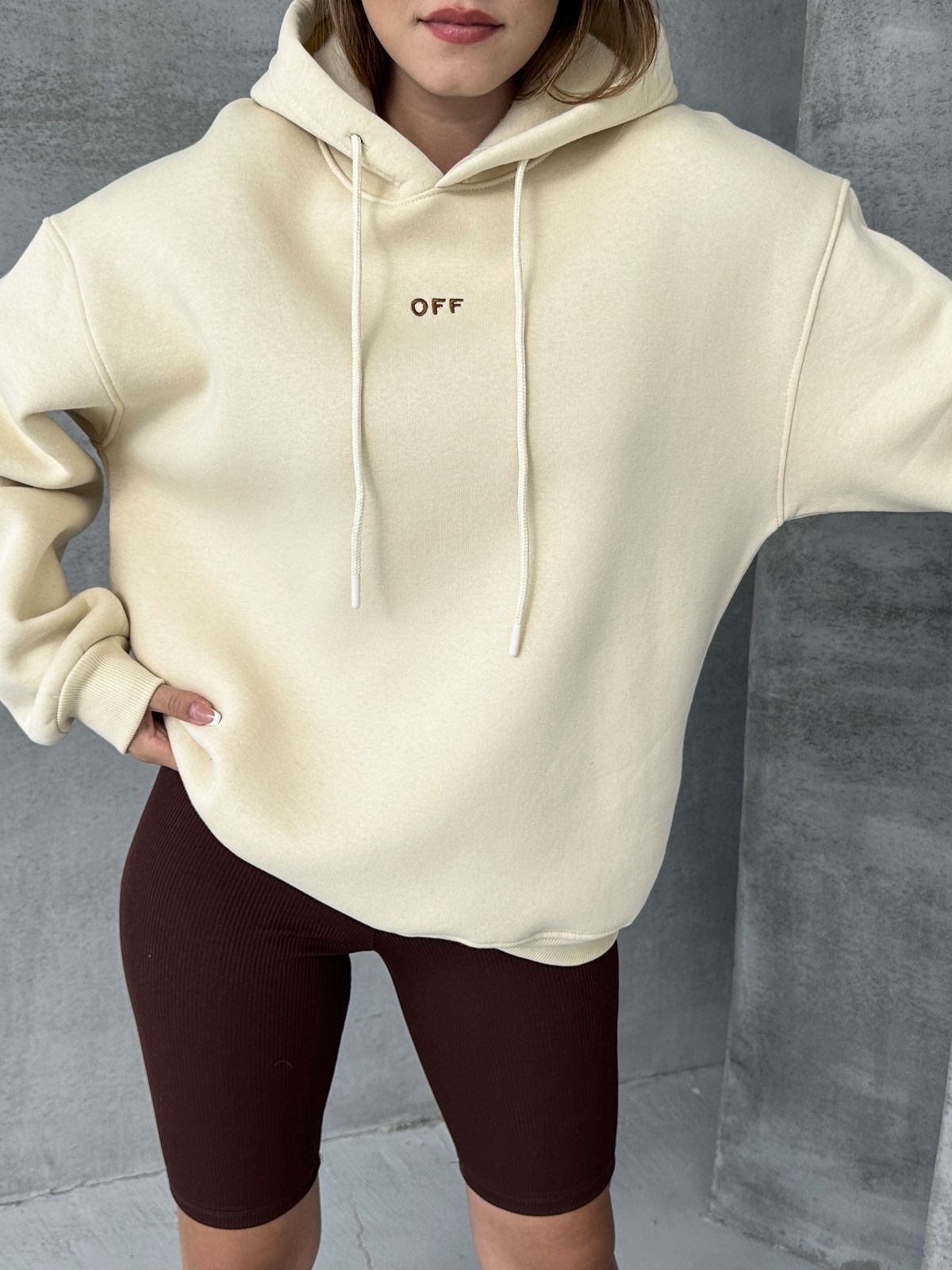 Unisex Kapüşonlu Oversize Salaş Off Yazılı Sweatshırt Bej - L