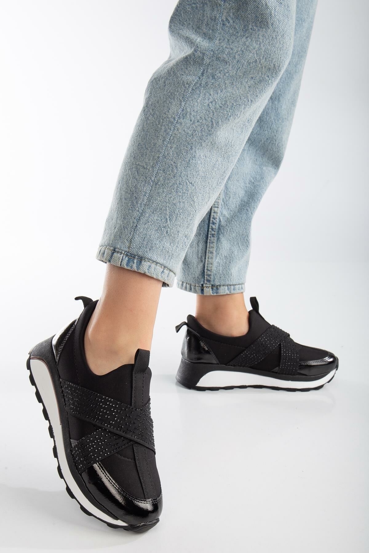 Verica Kadın Spor Ayakkabı Sneaker Lastik Detaylı Taşlı Siyah - 40