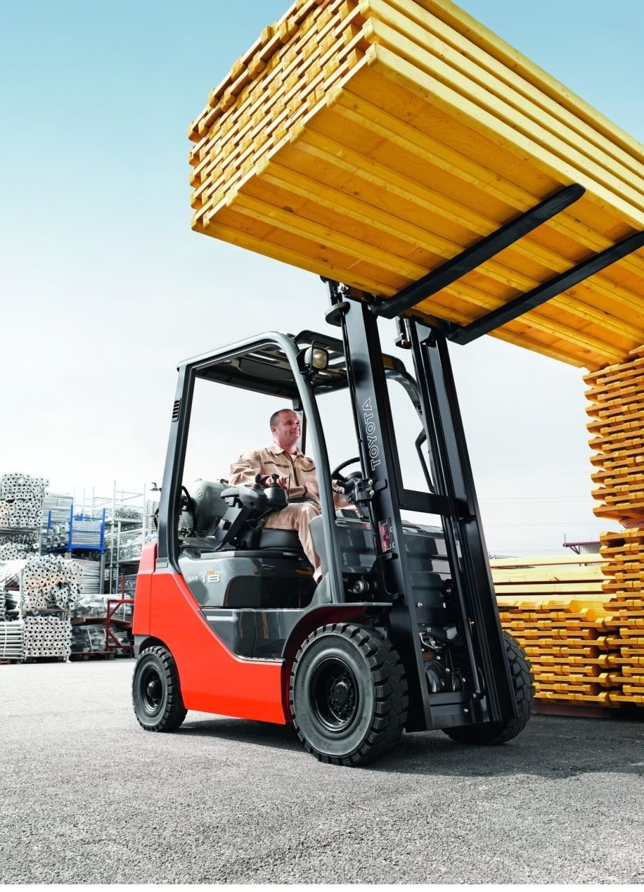 Neden Toyota Forklift? Rakiplerine Kıyasla Üstün Avantajları