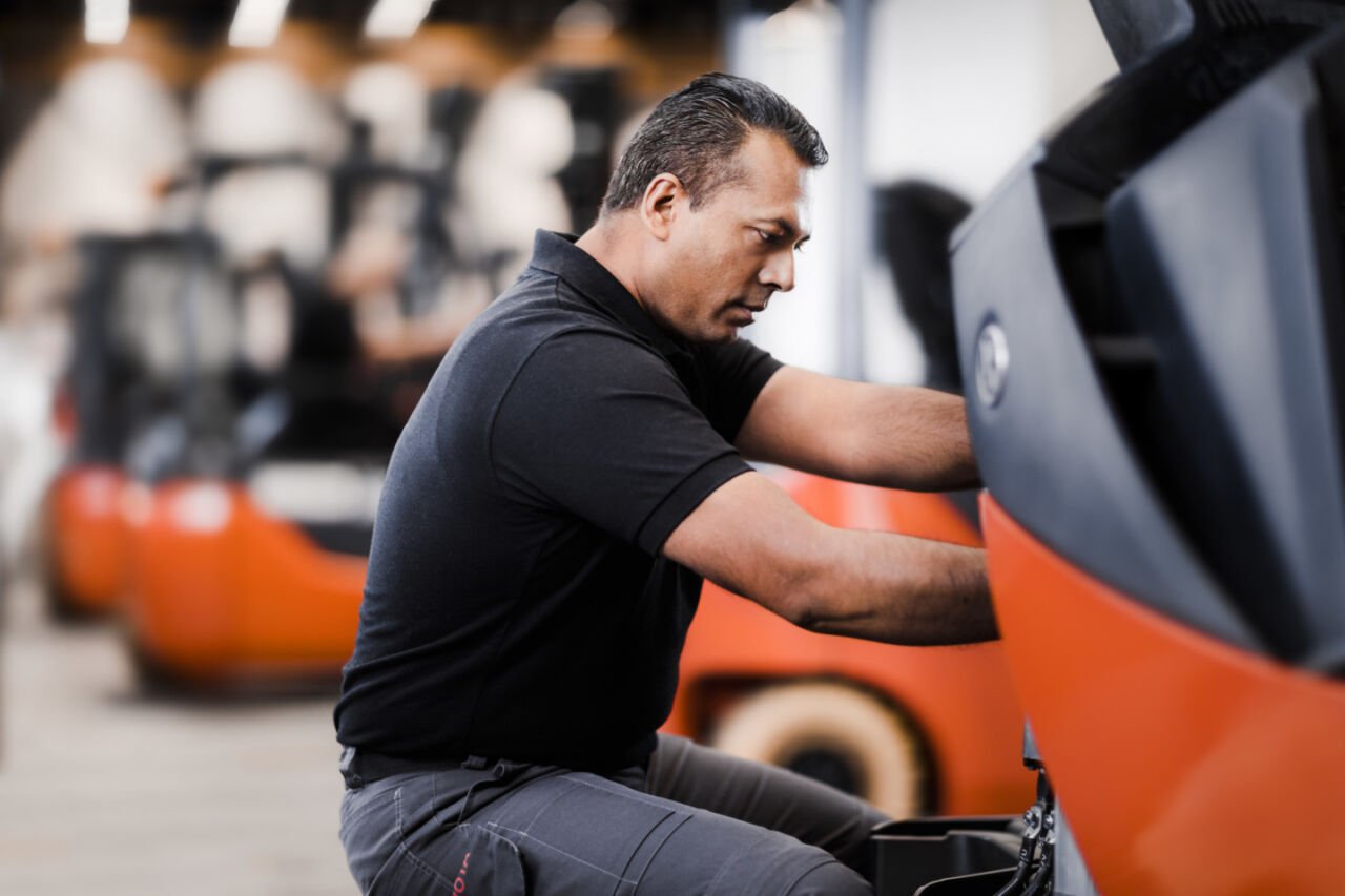 Forklift Sektöründe Satış Sonrası Hizmetler: İşletmenizin Güvencesi