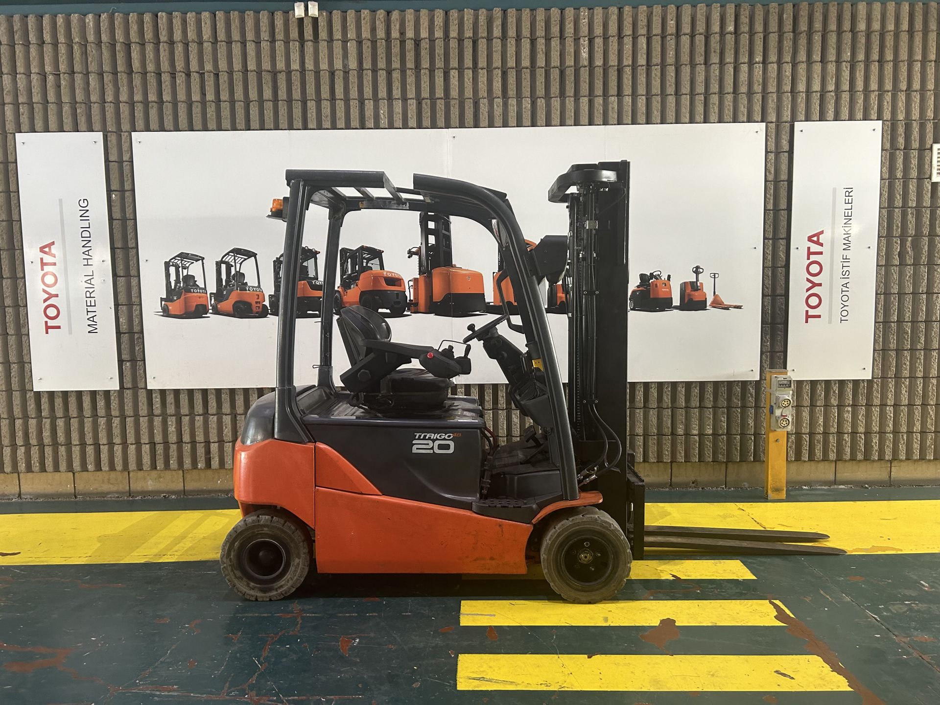 Toyota Traigo 48V 8BM20T Elektrikli Forklift