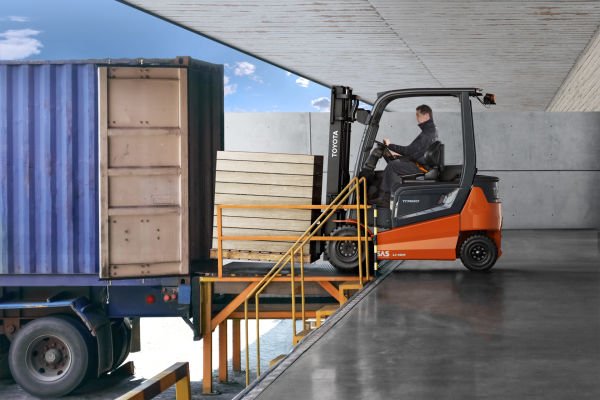 Toyota Traigo 80 – Elektrikli Forklift Kullanım Eğitimi