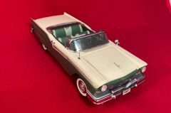 Danbury Mint 1957 Ford Fairlane 500 Skyliner