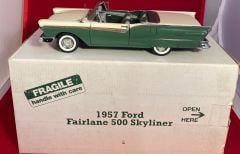 Danbury Mint 1957 Ford Fairlane 500 Skyliner